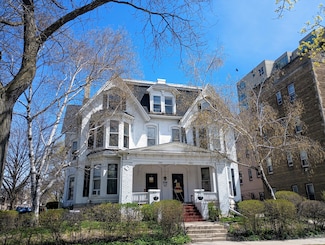 1502 E Royall Place, Milwaukee, WI 53202