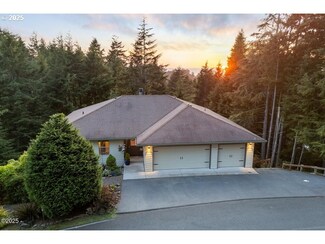 443 N Siletz View Ln, Gleneden Beach, OR 97388
