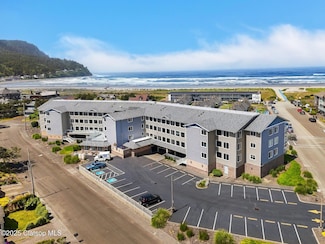 111 U Ave Unit 207, Seaside, OR 97138