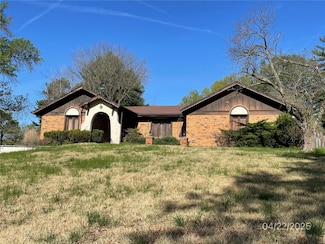 6 Shamblin Rd, Florissant, MO 63034