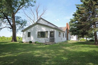 n 8136 Silver Creek Rd, Ripon, WI 54971