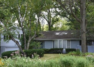 6627 Columbus Dr, Middleton, WI 53562