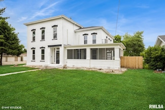 223 E Jefferson St, Winchester, IL 62694