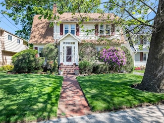 679 Saint Lukes Place, North Baldwin, NY 11510