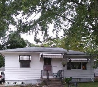 3305 Hoyt St, Muskegon, MI 49444