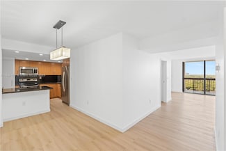 2333 Brickell Ave Unit 1908, Miami, FL 33129