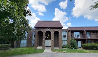 31 Washington Blvd Unit 105, Mundelein, IL 60060