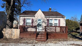302 E Cowing Dr, Muncie, IN 47303