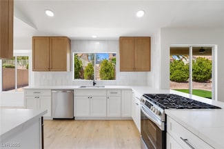 2913 Hawksdale Dr, Las Vegas, NV 89134