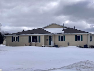 2836 Emerald Bluffs, Traverse City, MI 49684