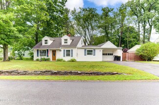 1038 Outer Dr, Schenectady, NY 12303