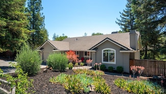 219 Burgundy Rd, Healdsburg, CA 95448