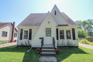 630 S Lincoln Ave, Three Rivers, MI 49093