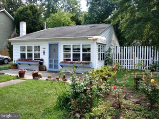 5984 6th St, Deale, MD 20751