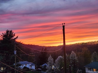 12 Strawberry Ln, Monroe, NY 10950