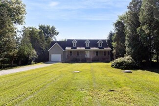 33 S Delmar Ct, Hebron, IN 46341