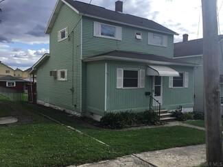 406 5th St, Windber, PA 15963