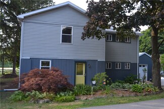 20 Creekside Dr, Churchville, NY 14428
