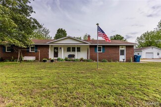 211 E Elm St, Bertrand, MO 63823