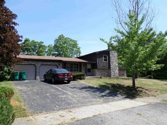 1024 Eastcrest Dr, Greentown, IN 46936
