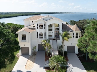 1661 Seabreeze Dr, Tarpon Springs, FL 34689