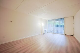 200 Swanton St Unit T4, Winchester, MA 01890