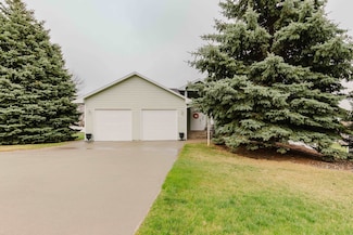 8250 Countryside Blvd, Rapid City, SD 57702