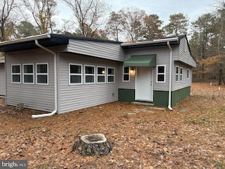 6 Rockland Ave, Browns Mills, NJ 08015