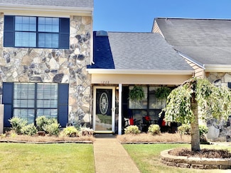 1268 Leaside Ln, Hixson, TN 37343