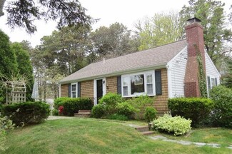64 Ellis St, Chatham, MA 02633