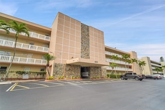 424 SE 10th St Unit 402, Dania, FL 33004