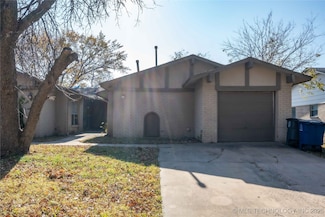 10118 E 30th St, Tulsa, OK 74129