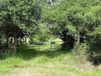 20490 Englin Rd, Winnie, TX 77665