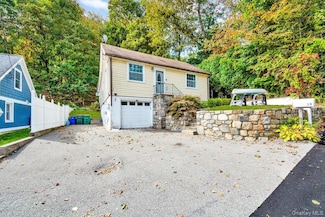 13 Sunset Hill Rd, Putnam Valley, NY 10579