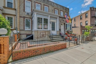 62-12 60th Dr, Flushing, NY 11378