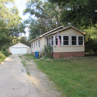 5098 Beverly Ave, Kalamazoo, MI 49004