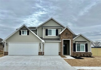 622 S Baggett St, Prairie Grove, AR 72753