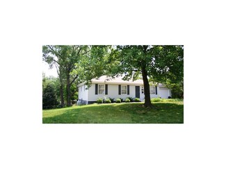 8711 Stark Ave, Raytown, MO 64138