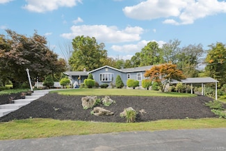 9 Hedges Rd, Warwick, NY 10990