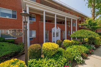 77 S Park Ave Unit A24, Rockville Centre, NY 11570