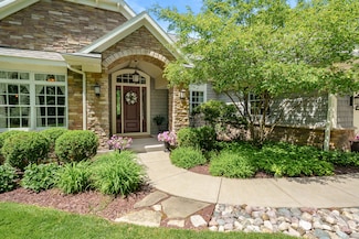 6461 E Bay Ln, Richland, MI 49083