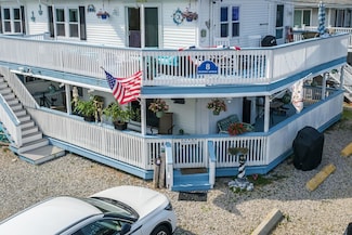 8 Duston Ave Unit 2, Hampton, NH 03842