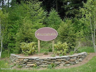 9102 Mountainside Dr, Hancock, MA 01237