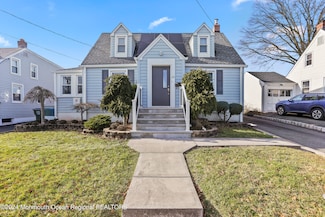 133 Oak St, Avenel, NJ 07001
