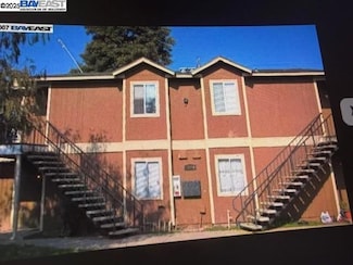 1332 E Bulldog Ln, Fresno, CA 93710