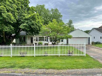1205 Edgehill Rd, Jacksonville, IL 62650