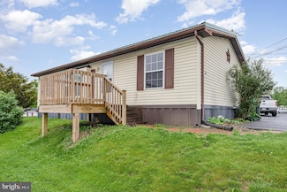 18 Crystal Dr, Manheim, PA 17545