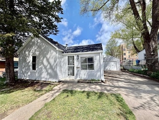 928 Morton Ave, Des Moines, IA 50316