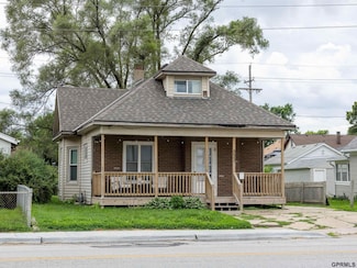 6557 Maple St, Omaha, NE 68104