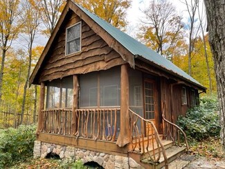 21500 220th Ave, Paris, MI 49338